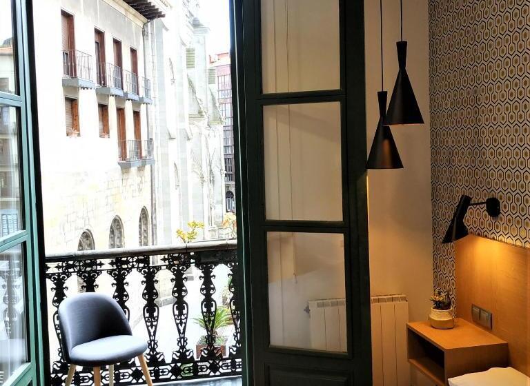 پانسیون Roquefer Bilbao Central Rooms