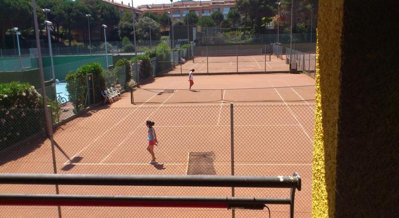 אתר נופש Aparthotel Golf Beach