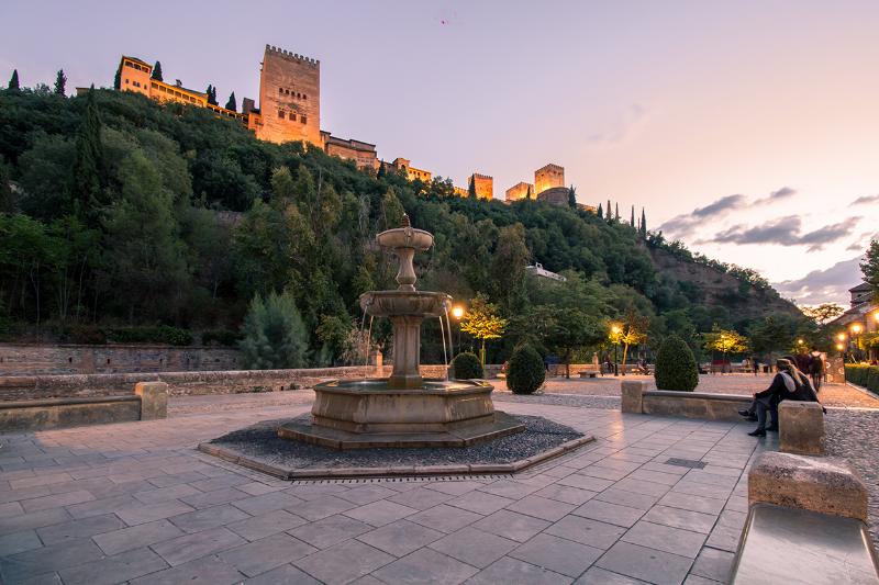 مسافرخانه Atenas Granada