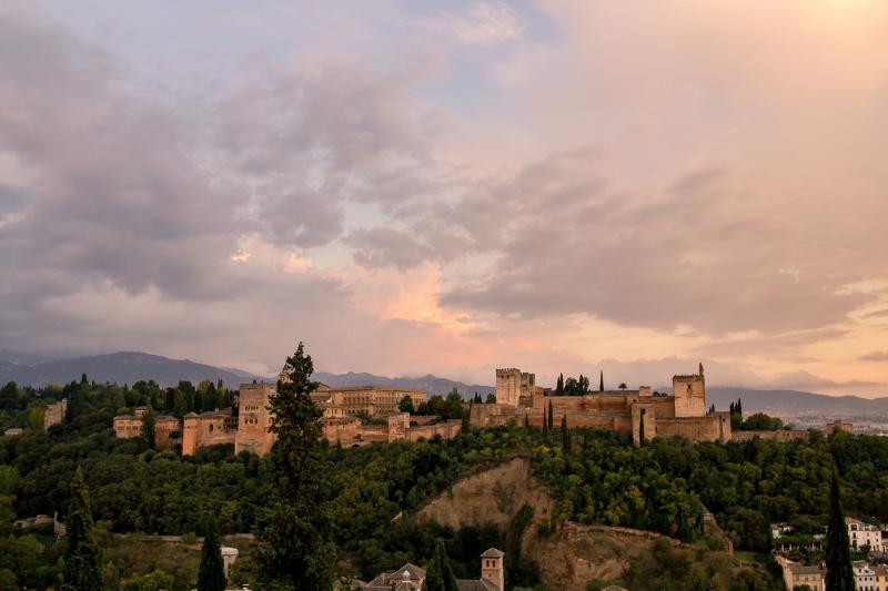 مسافرخانه Atenas Granada