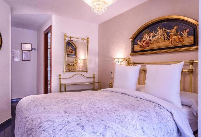 هتل Casa De Reyes