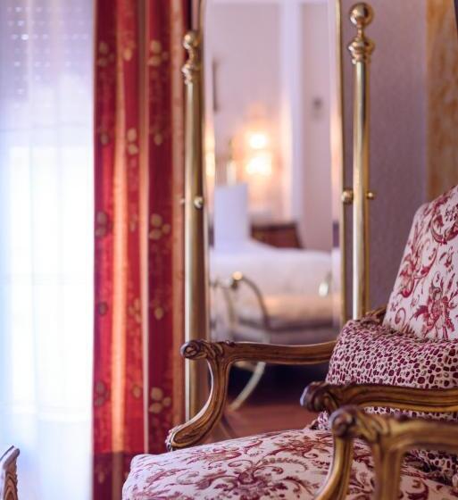 هتل Casa De Reyes