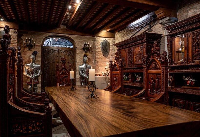 هتل Casa De Reyes