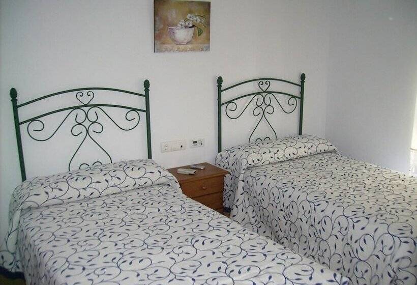 فندق Delphos