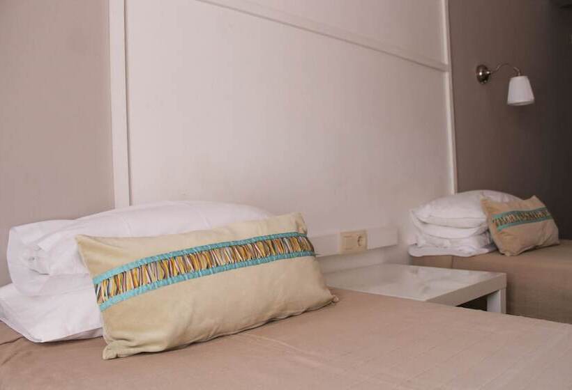 هتل Hostal Horta Rosell
