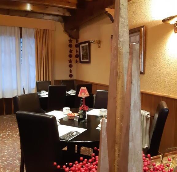 هتل Hostal La Placeta