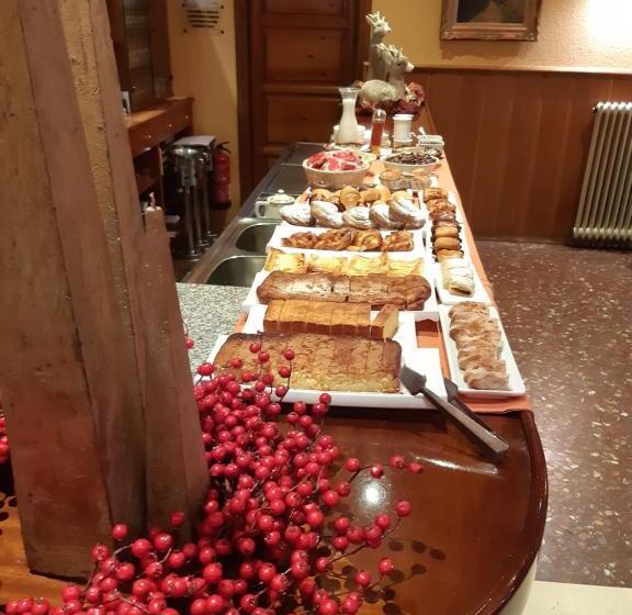 هتل Hostal La Placeta