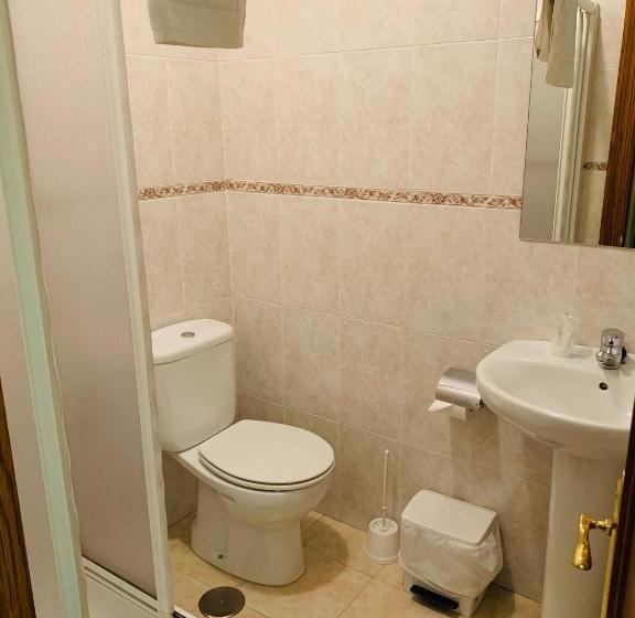 فندق Hostal La Serna