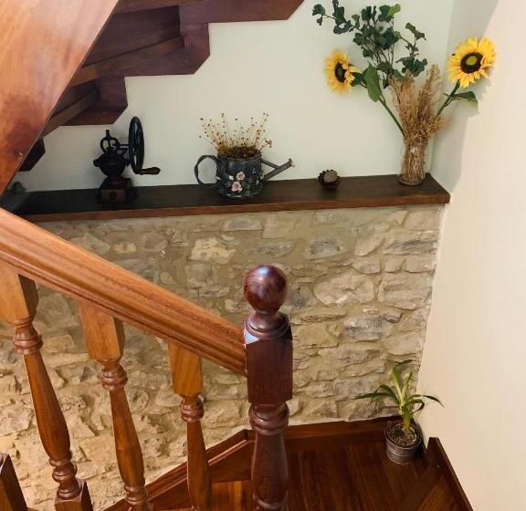 فندق Hostal La Serna