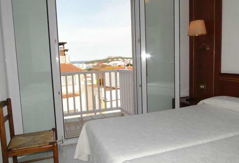 هتل Hostal La Vinya