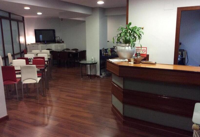 هتل Hostal Liebana