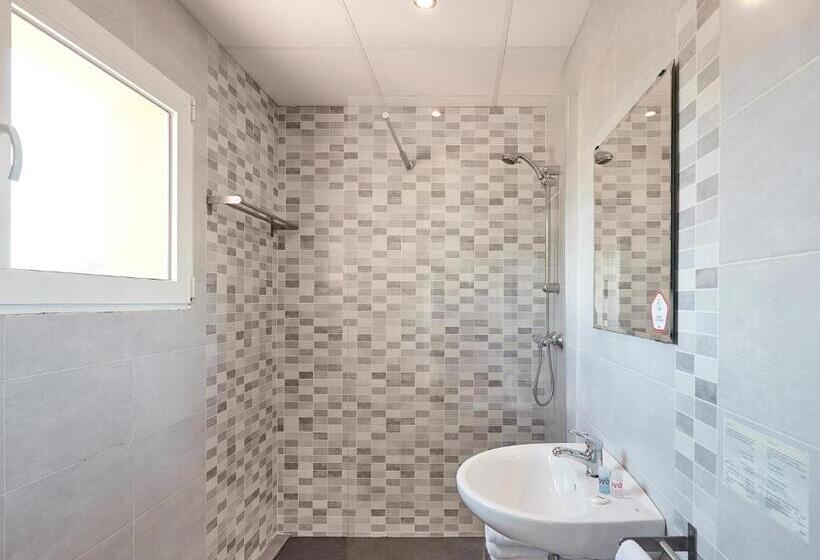 هتل Hostal Mas Ferrer