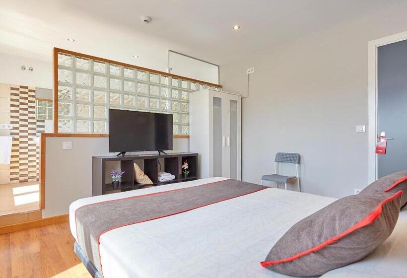 هتل Hostal Mas Ferrer