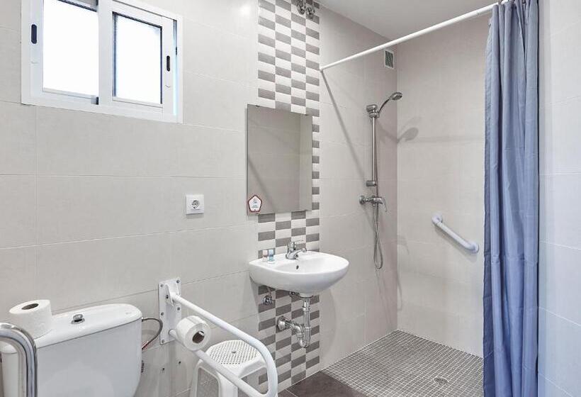 هتل Hostal Mas Ferrer