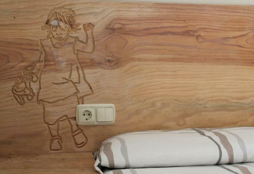 هتل Pensión Lagunak