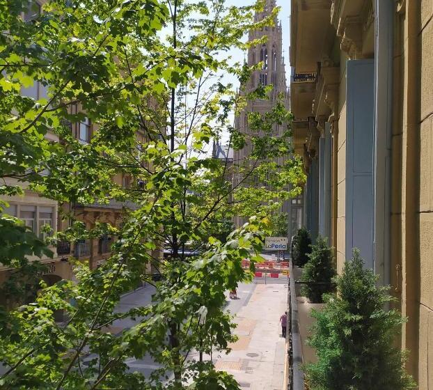 هتل Pension La Perla