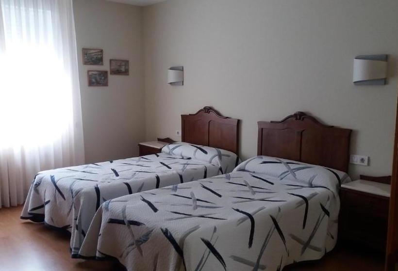 בית מלון כפרי Pension Restaurante La Bombilla