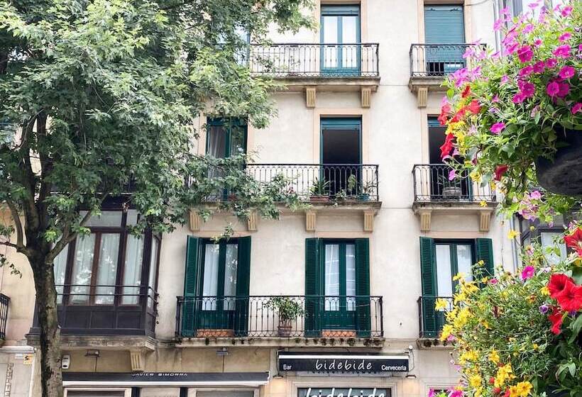 هتل Pension Urkia