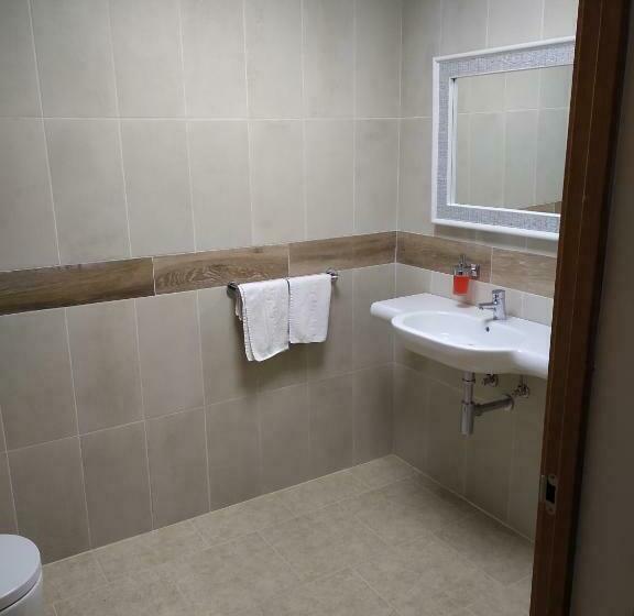 Отель Hostal Leo D Or