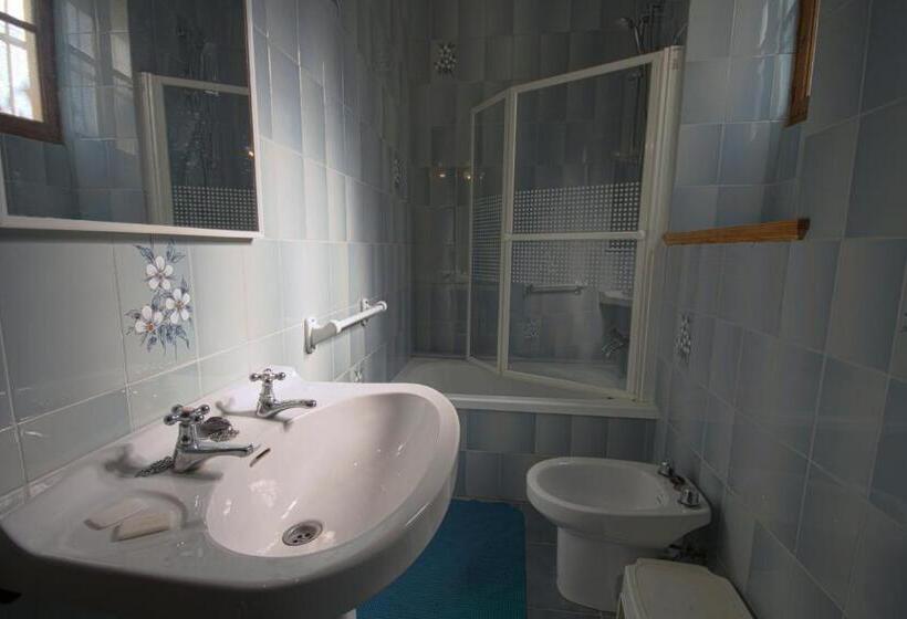 Отель Hostal Miramar