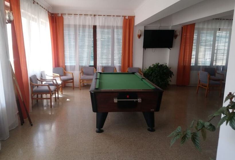 Отель Hostal Pepe