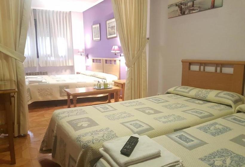 هتل Pensión El Camarote