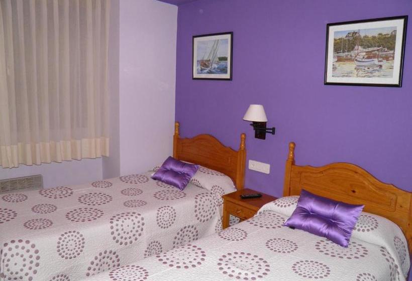 هتل Pensión El Camarote