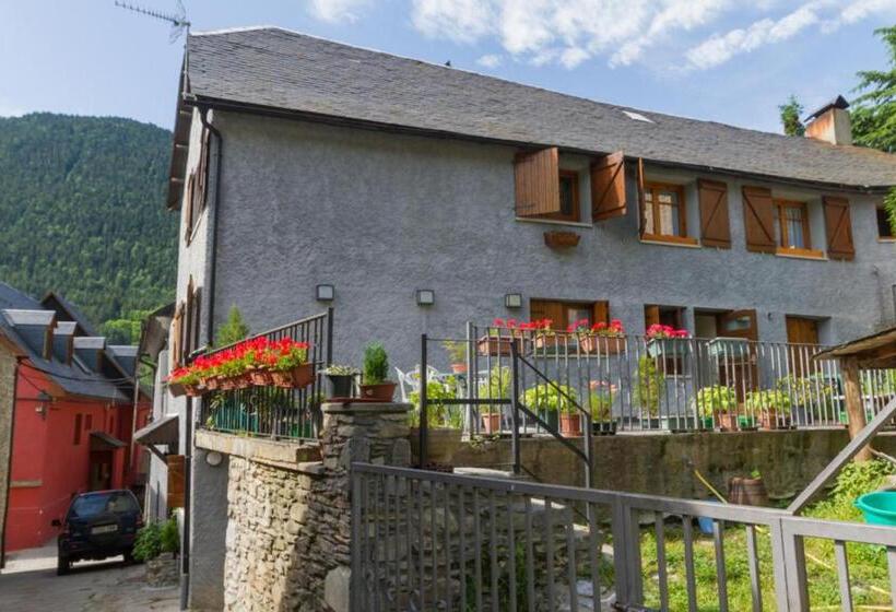 هتل Hostal Aiguamog