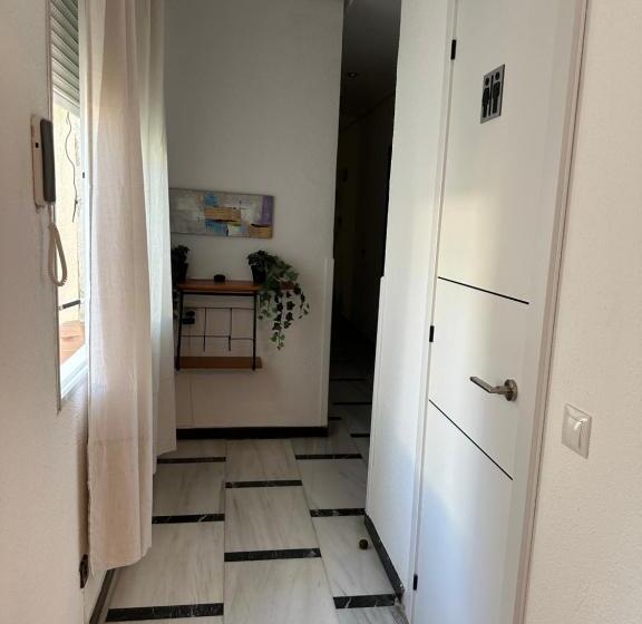 هتل Hostal Arrate
