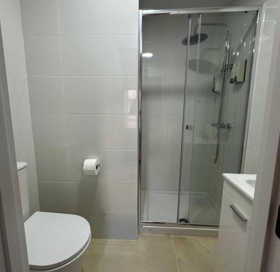 هتل Hostal Arrate