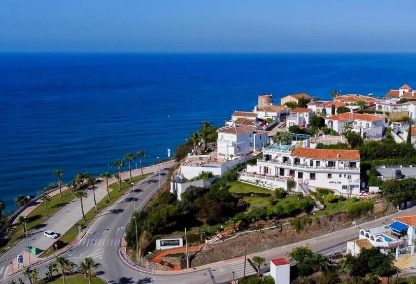 فندق Hostal Avalon