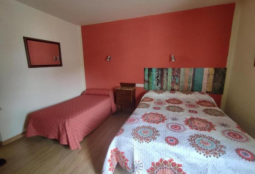 호텔 Hostal Ayestaran I