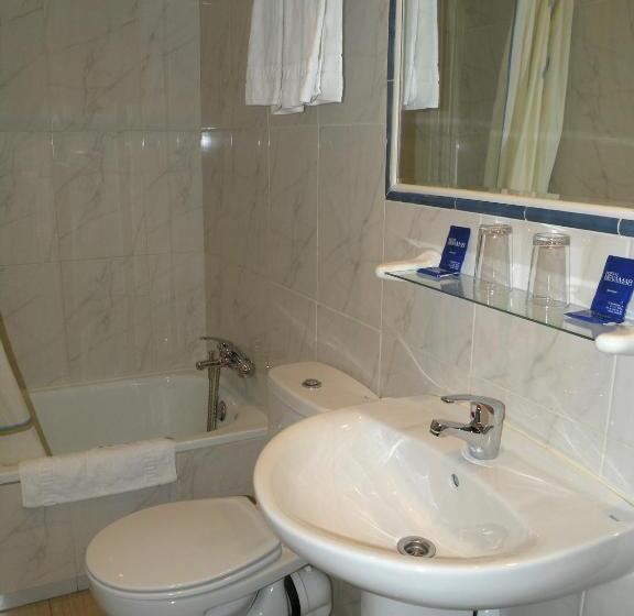 هتل Hostal Benamar
