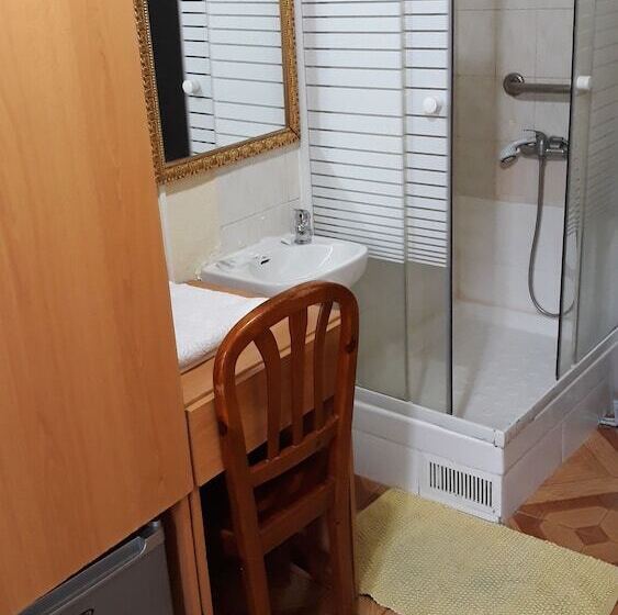 هتل Hostal Fuentesol