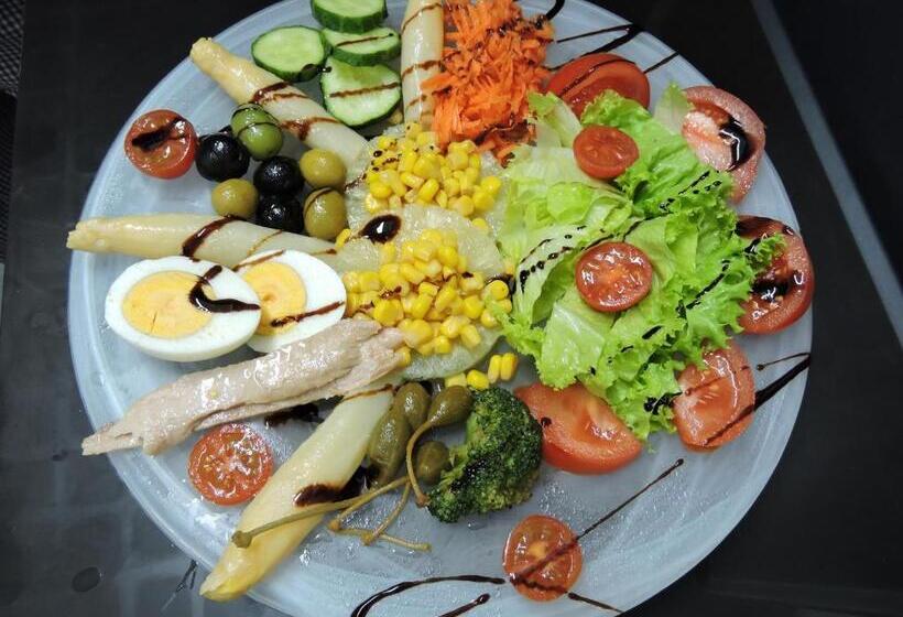 Hotel Hostal La Corte