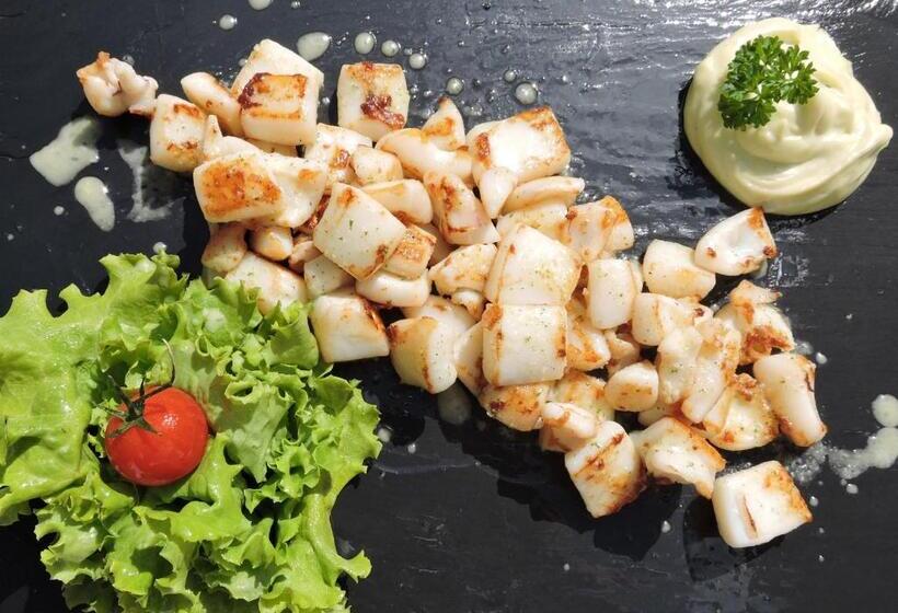 Hotel Hostal La Corte