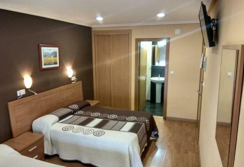 هتل Hostal Lido