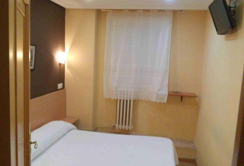 هتل Hostal Lido