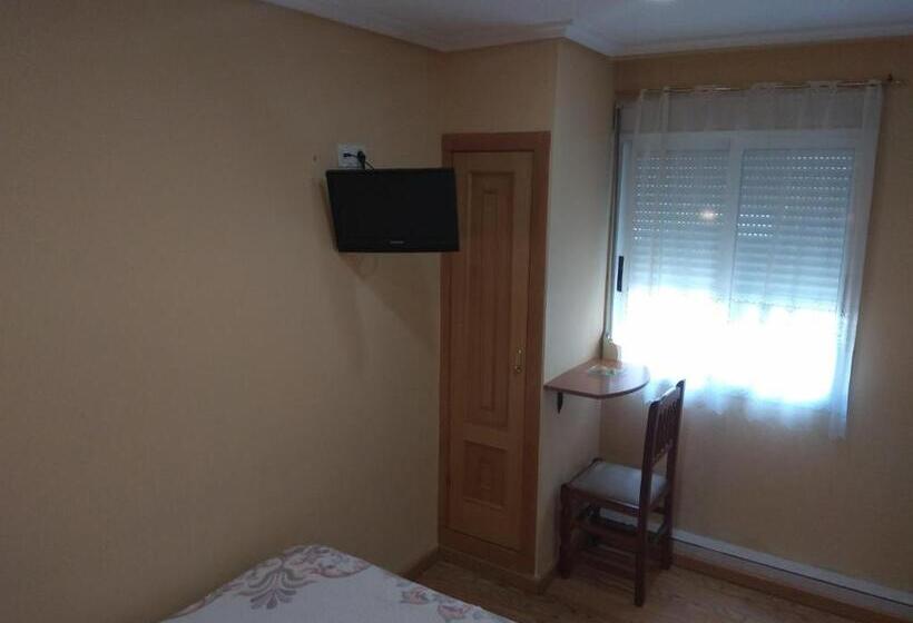 هتل Hostal Lido