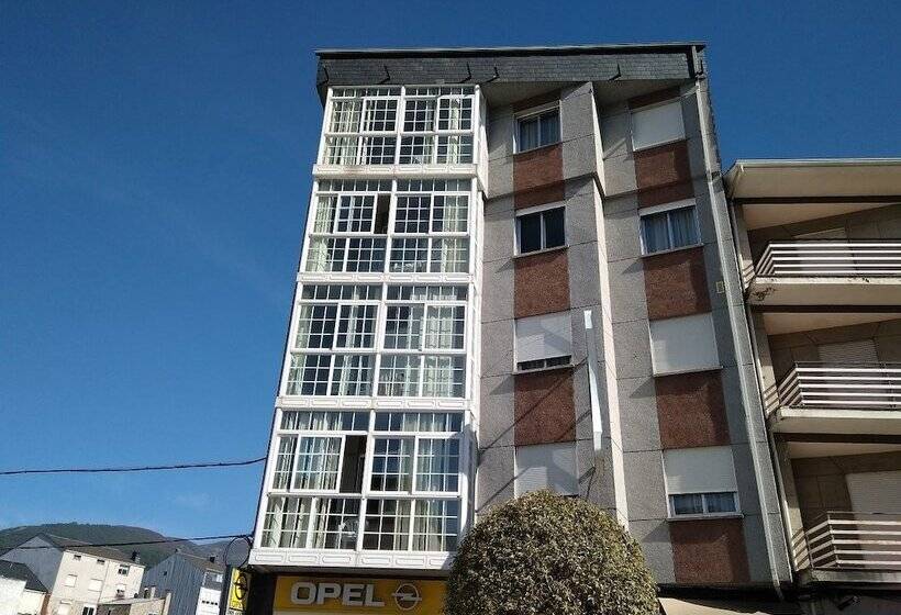 هتل Hostal Mayo