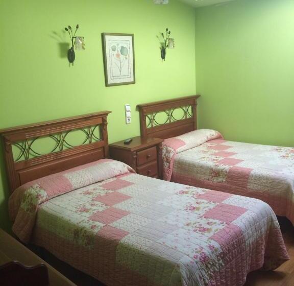 ホテル Hostal Mónica