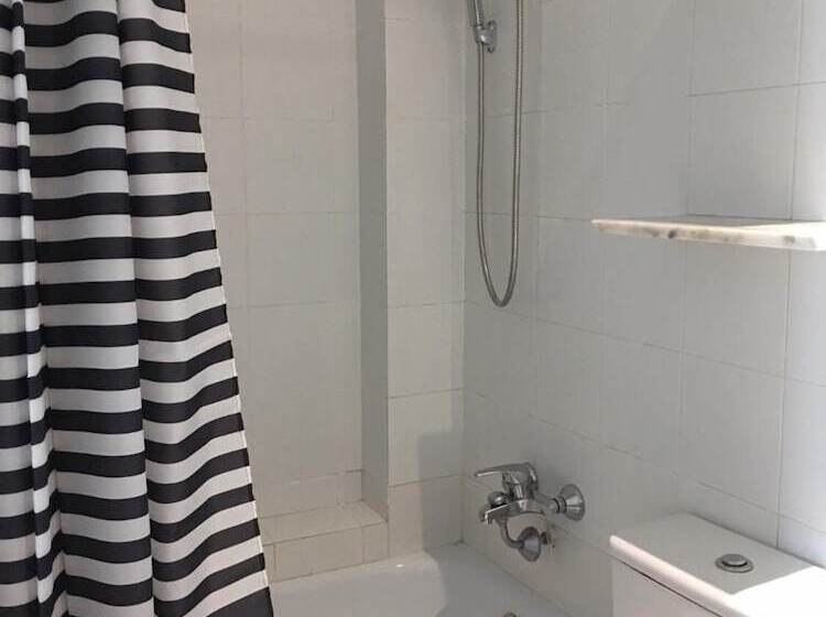 هتل Madison Rooms