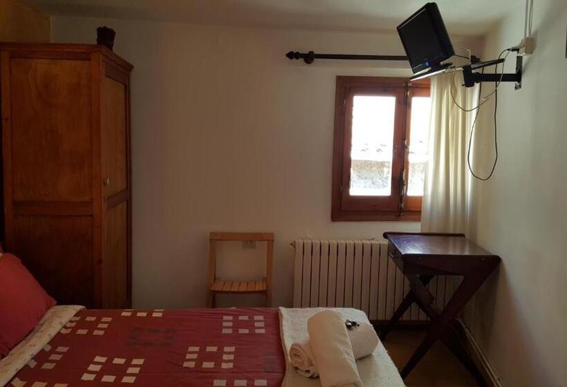 פנסיון Hostal La Cuineta De Cal Triuet