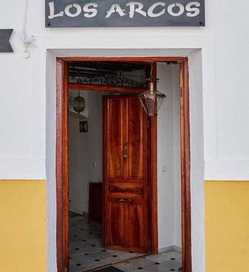هتل Casa De Los Arcos
