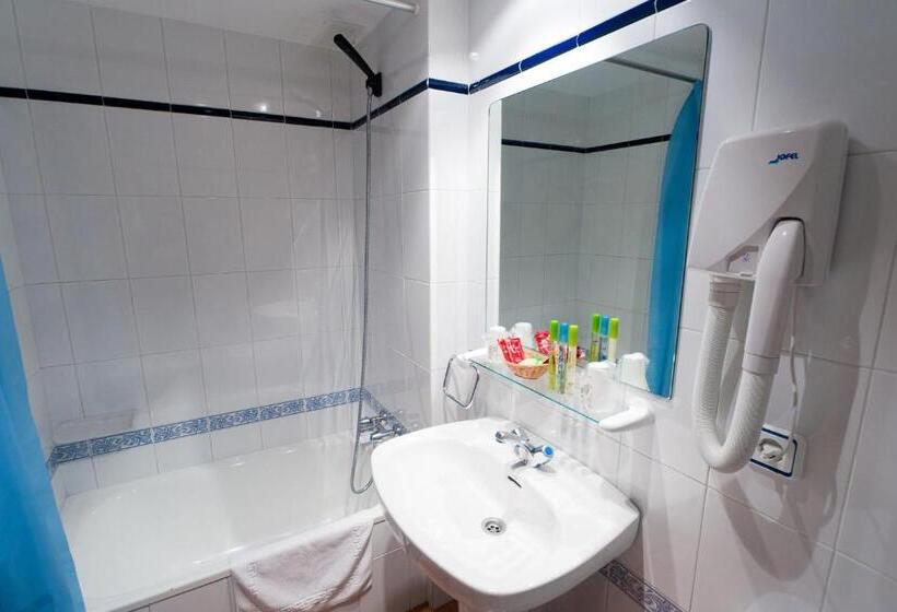 هتل Costa De Rodiles