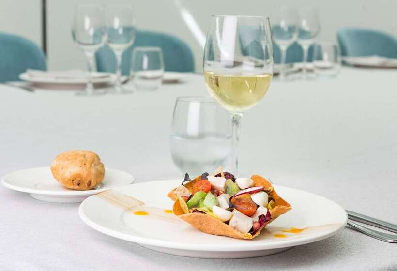 فندق Guadalajara & Conference Center Affiliated by Melia