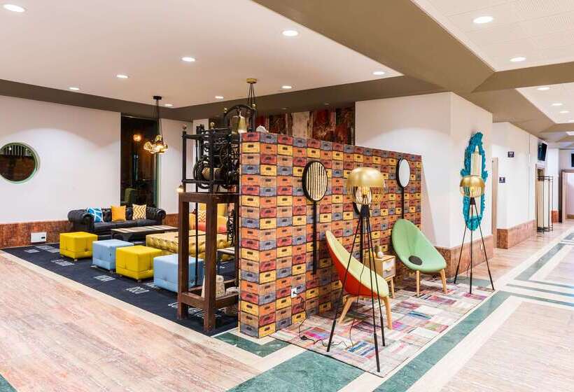 فندق Guadalajara & Conference Center Affiliated by Melia