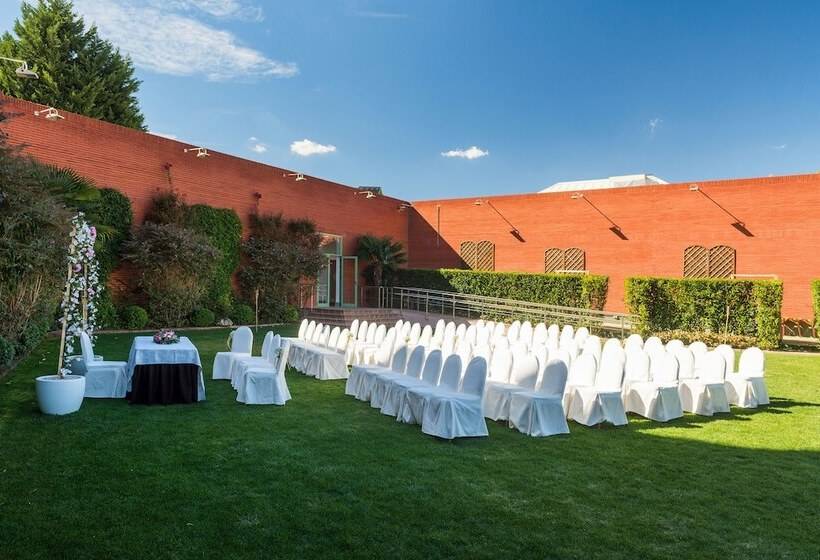 فندق Guadalajara & Conference Center Affiliated by Melia