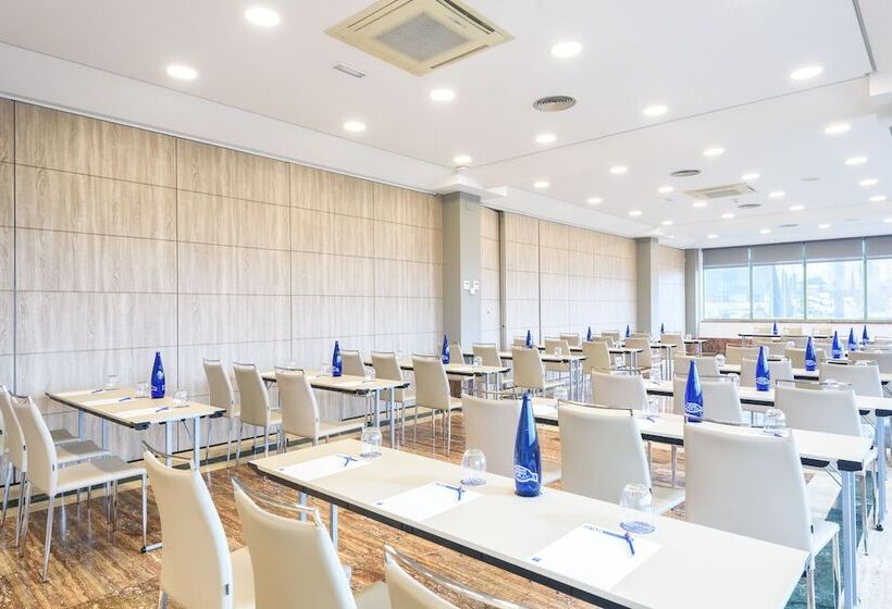 فندق Guadalajara & Conference Center Affiliated by Melia