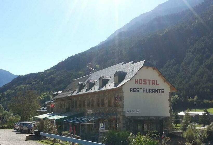 فندق Hostal Restaurante Asador Pañart